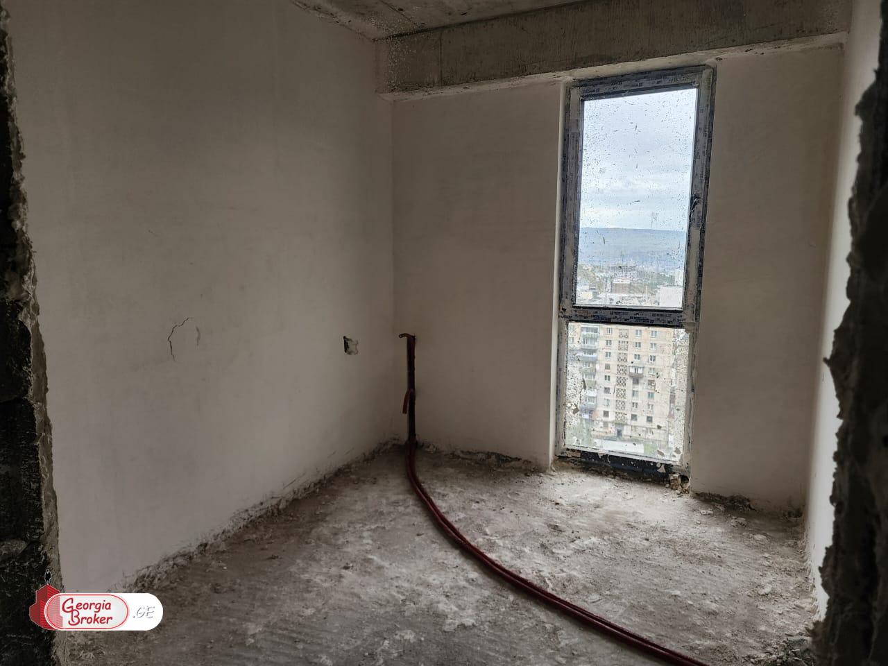 продается квартира с новым ремонтом 3-комнаты